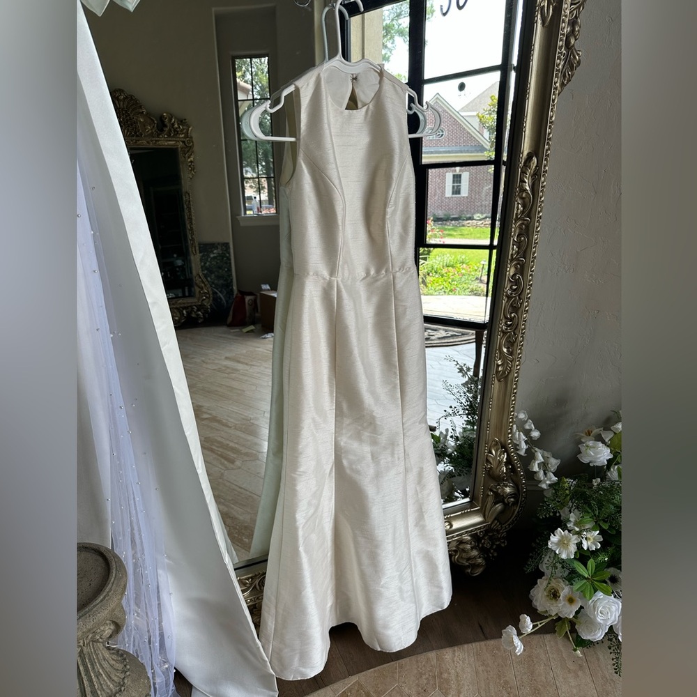 Alfred sung size 0 ivory gown